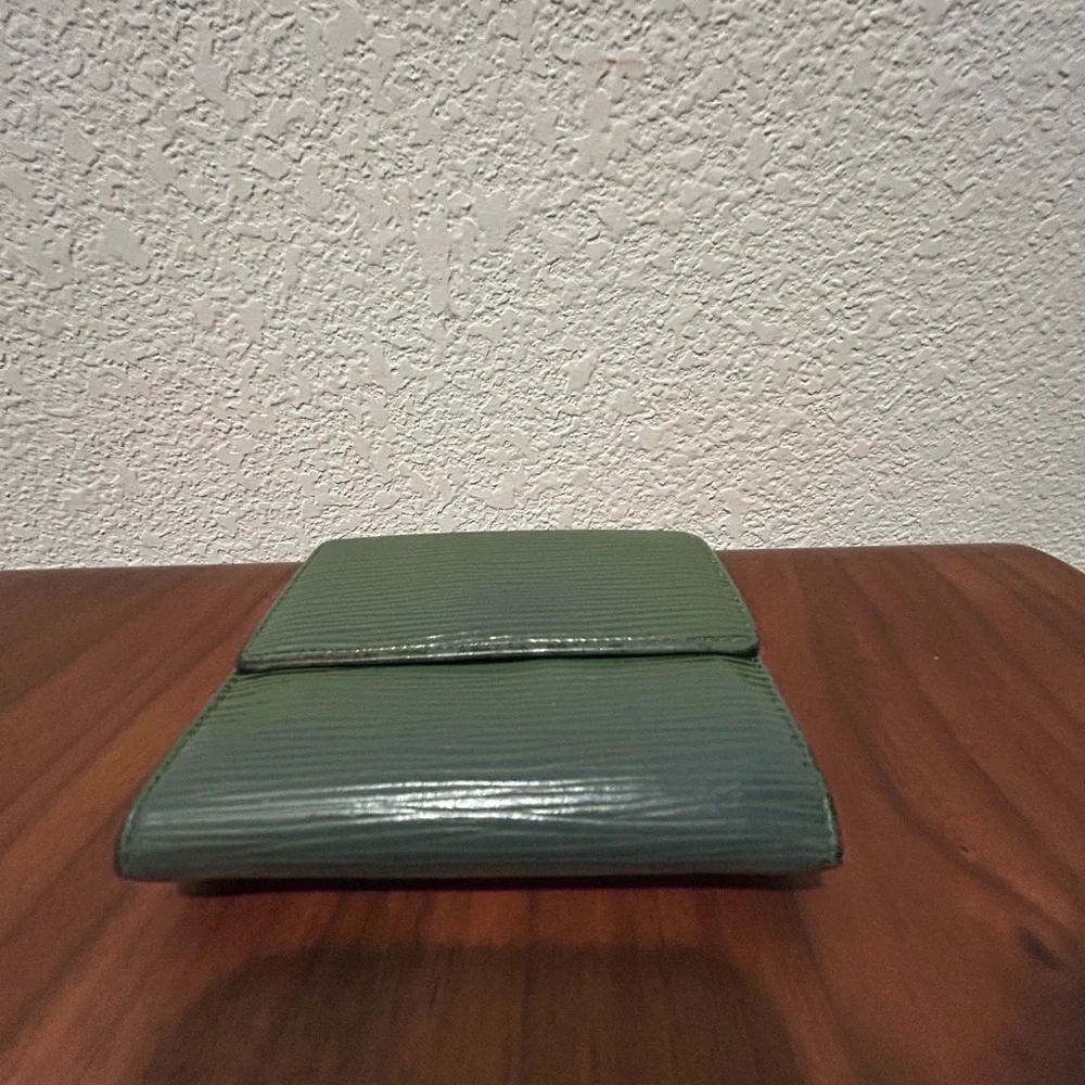 Louis Vuitton Epi Leather Compact Elise Wallet in Green